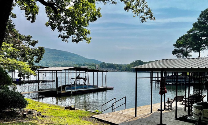 Piney Casa | LAKEFRONT FAMILY RETREAT--SWIMMING DOCK--OUTDOOR DINING
