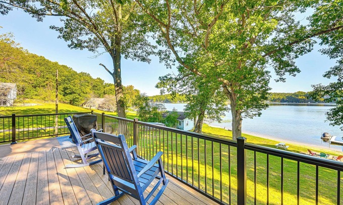 Three Rivers Casa | Lakefront Family Home in Three Rivers!