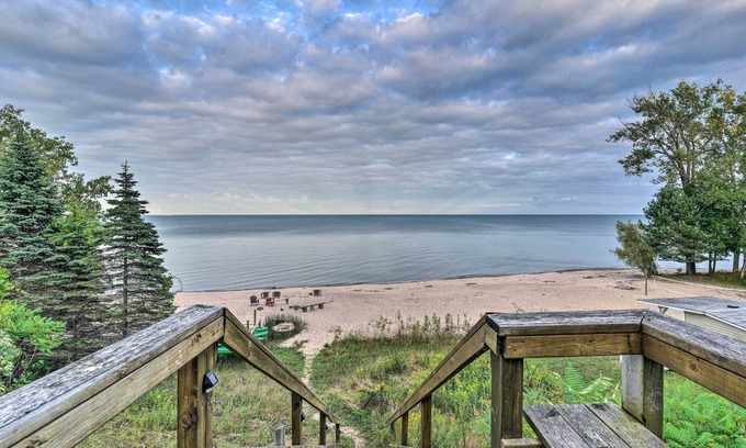 Forestville Casa | Lakefront Forestville Paradise w/ Private Beach!
