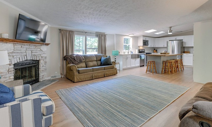 Friendship Casa | Lakefront Friendship Home w/ Hot Tub & Boating!