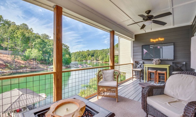 Seneca Casa | Lakefront Fun Near Clemson! Retreat w/Pool Access