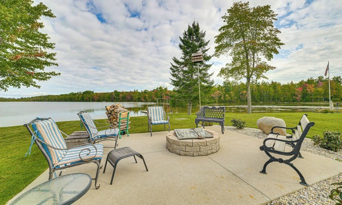 Charlevoix Casa | Lakefront Gem w/ Private Dock & Yard in Charlevoix