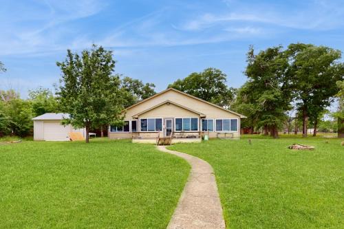 Cotton Gin Casa | Lakefront Getaway