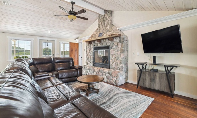 Gladwin Cabaña | Lakefront Gladwin Vacation Rental w/ Deck & Dock!