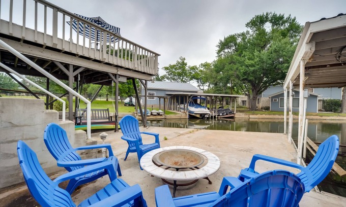 Granite Shoals Casa | Lakefront Granite Shoals Escape w/ Dock!