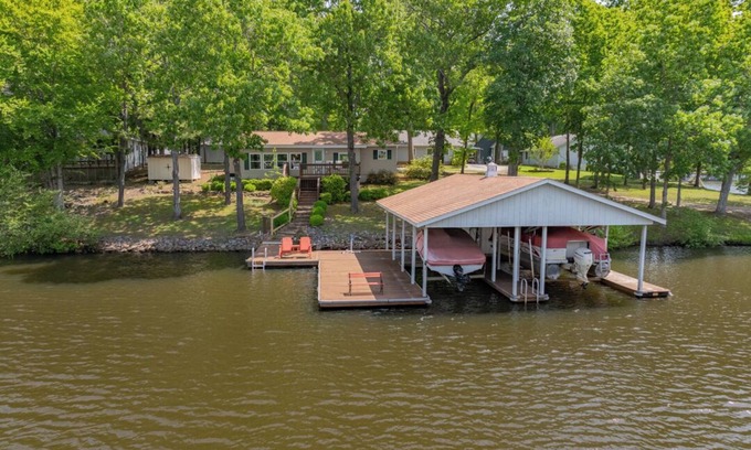 Wise Casa | Lakefront, Great Dock, Kayak, Pet-Friendly, Views