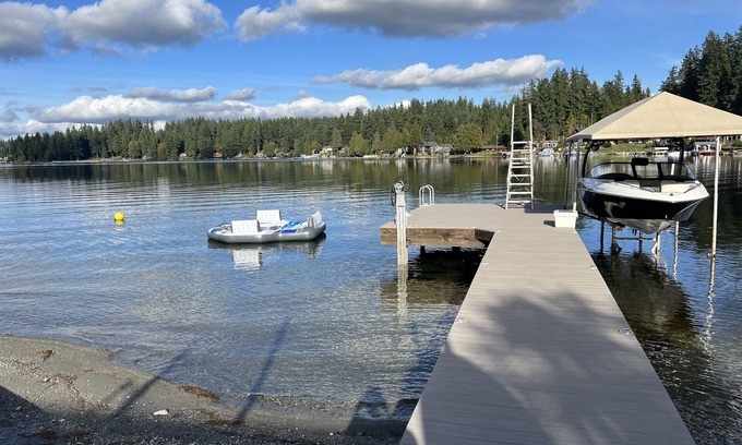 Lake Goodwin Casa | Lakefront Guest House~with lots of water toys! Close to shopping & casinos!