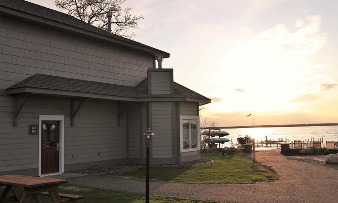 Nisswa Apartamento | Lakefront Gull Lake 2BR Condo Boat Rentals Available Bay Colony 773