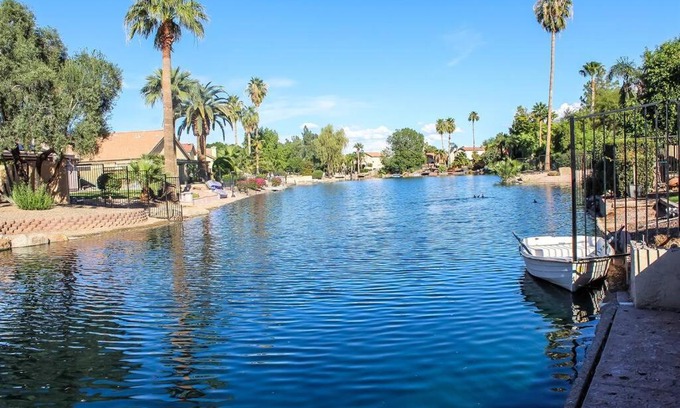 Las Casitas del Sur Casa | Lakefront Hacienda with Pool, Hot-tub, Tennis