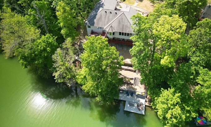 Bella Vista Casa | Lakefront Retreat - Near Trails & Family Fun