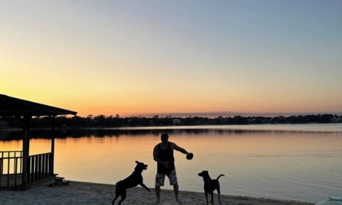 Thomas Drive Casa | Lakefront Home + Private Beach + Firepit + Kayaks + Pets