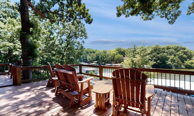 Lake of the Ozarks Casa | Lakefront home expansive views, patio kayaks and fire pit