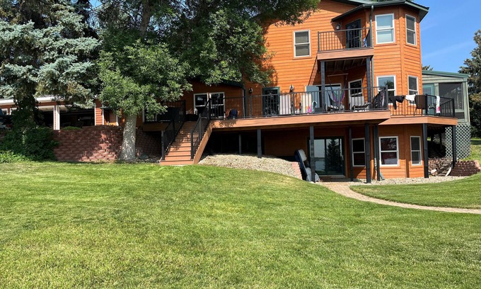 Roseglen Casa | Casa frente al lago en el lago Sakakawea en Douglas Bay cerca de Garrison, ND