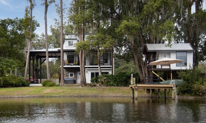 Keystone Casa | Lakefront Home's Separate Apartment in Odessa, Tampa, FL!