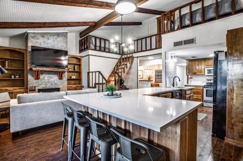 Point Venture Casa | Lakefront Home w Dock + 2 Cozy Decks Views