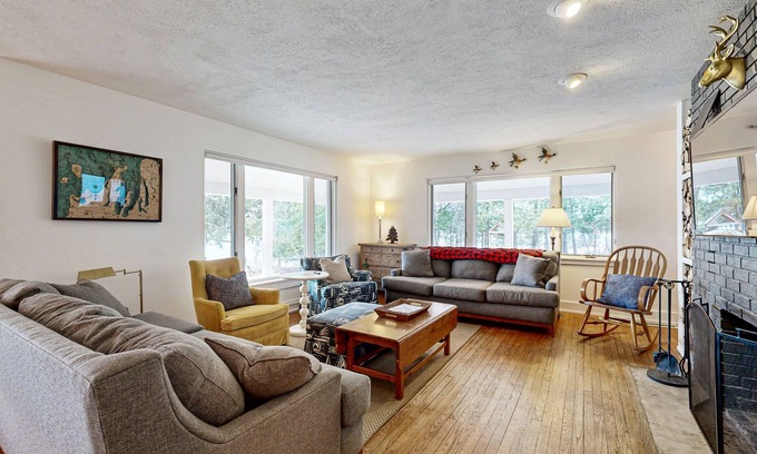 Alden Casa | Lakefront home w/ large yard, sandy beach area, dock, & WIFI, near golf & trails
