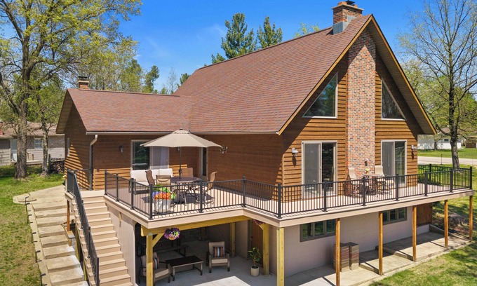 Nekoosa Casa | Lakefront Home w/sandy beach near WI Dells! Make forever family memories here!