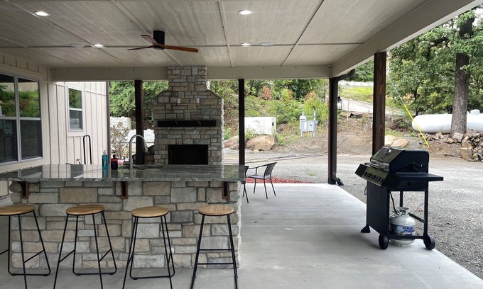 Longtown Casa | Lakefront Home with private boat slip