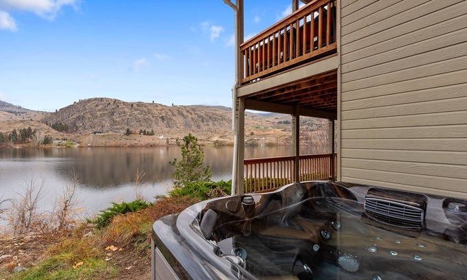 Manson Casa | Lakefront Home with Private dock, hot tub, SUP and Canoe