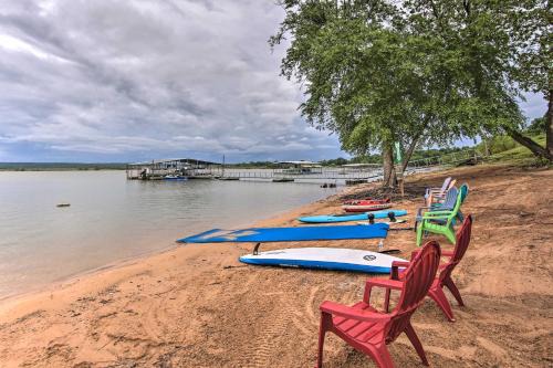 Eufaula Apartamento | Lakefront Home with Private Beach Access!