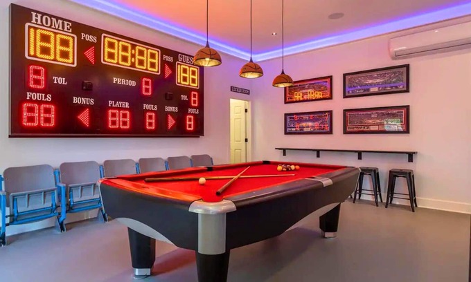 Lake Hamilton Casa | Lakefront Home with Pool, Game Room & Dock