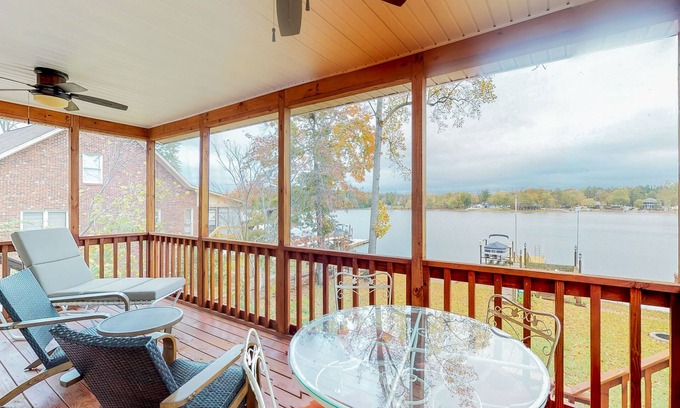 Leesville Casa | Casa frente al lago, ideal para familias y para perros, con base y firepit