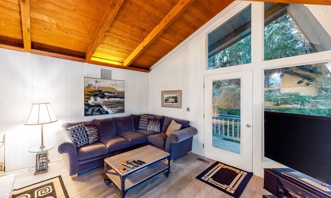 Otis Casa | Lakefront house w / private dock, firepit y puestas de sol - ¡perros son bienvenidos!