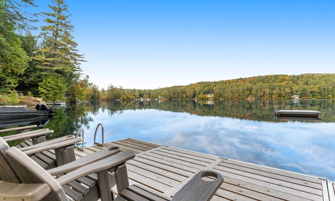Ludlow Casa | Lakefront house with skiing nearby, dock, and amazing views - dog-friendly