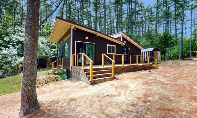 Wakefield Casa | Lakefront house with firepit, beach access, deck, grill, woodstove, & central AC