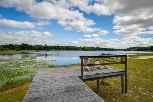 Putnam Hall Casa | Lakefront Keystone Heights Home with Boat Dock!