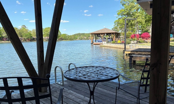 Hot Springs Village Casa | Lakefront living at its best - a guest favorite!