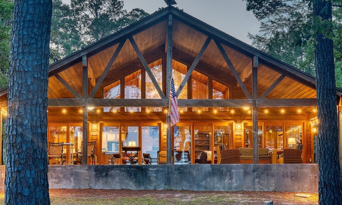 South Toledo Bend Casa | Lakefront Lake Haus at Indian Creek South Toledo Bend Kayaking, Fishing,Boating