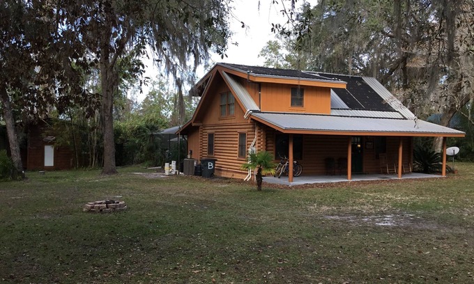 Hawthorne Casa | Lakefront Log Home, piscina climatizada con agua solar protegida, jacuzzi y casa de recreación