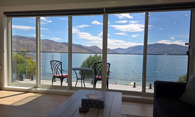 Central Okanagan Apartamento | Lakefront Luxury Aparthotel Suites with Kitchen Amenities 302