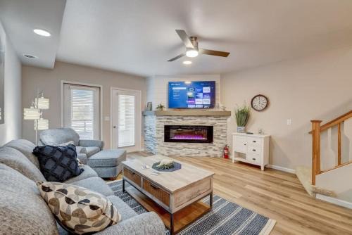 Lake Delton Casa | Lakefront Luxury for Families or Couples