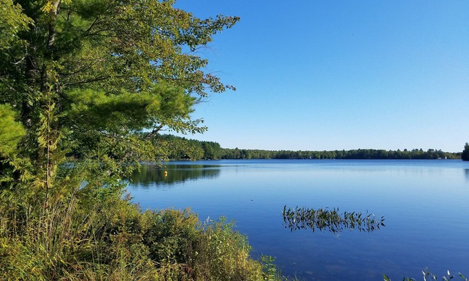 Plymouth Casa | Lakefront Maine Home - year round