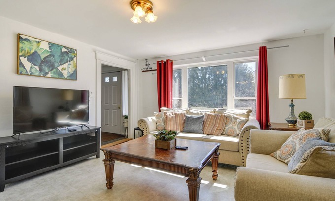 Oakland Casa | Lakefront Maine House ~ 4 Mi to Colby College