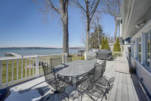 Sturgis Casa | Lakefront Michigan Cottage - Deck, Grill and Kayaks!