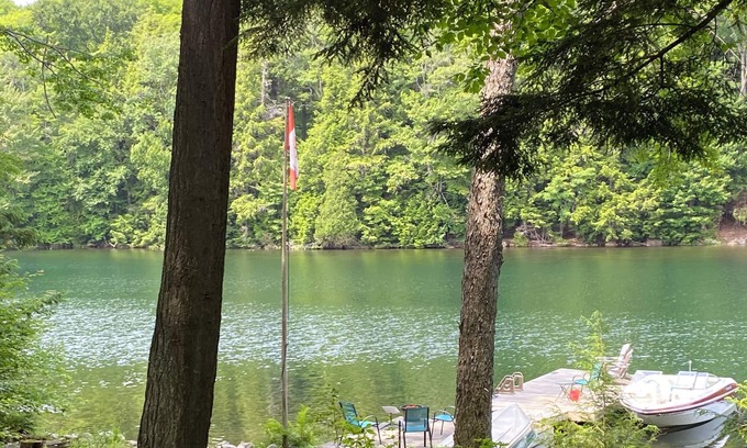 Bracebridge Cabaña | Lakefront Muskoka Cottage on beautiful Clear Lake