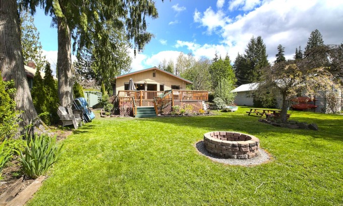 Lake Roesiger Casa | Cabaña del lago Roesiger Waterfront