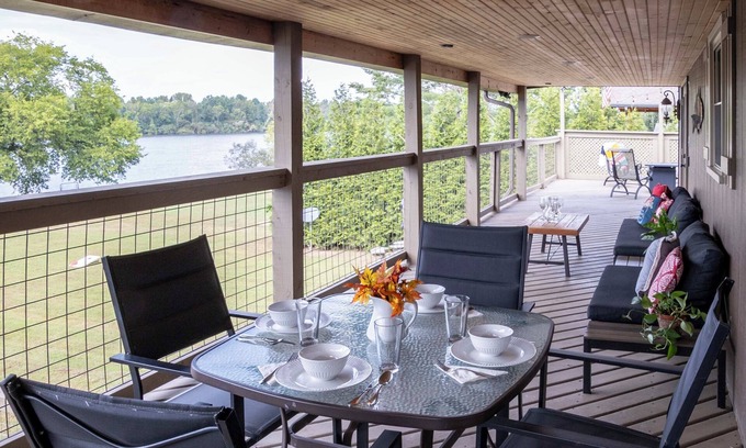 Decatur Casa | Waterfront Home w/Pool & Hot Tub