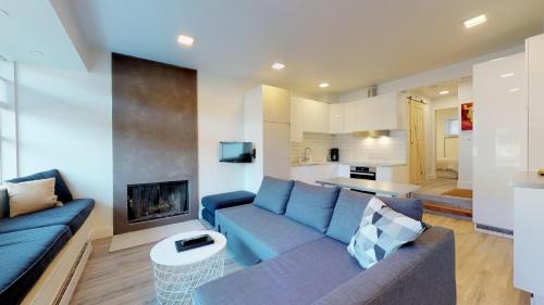 Blueberry Hill Casa | Lakefront Oasis by Harmony Whistler