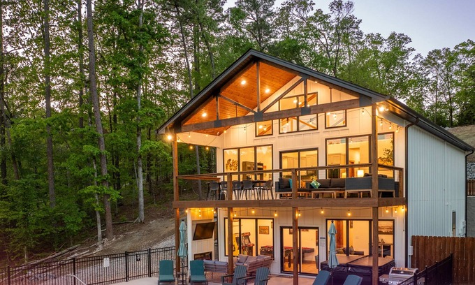 Royal Casa | Lakefront Oasis: Pool, Hot Tub, Game Room & Dock!