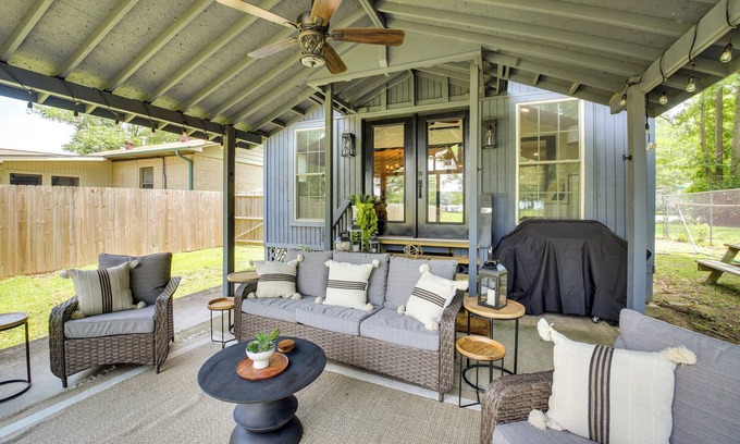 Jones Mills Casa | Lakefront Oasis w/ Patio in Hot Springs, Arkansas!