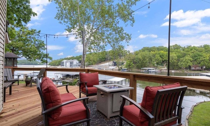 Osage Beach Casa | Lakefront Oasis with Skylights & Covered Boat Slip For Extra Adventure