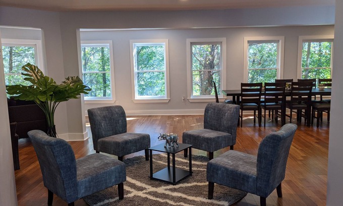 Dawsonville Cabina | Lakefront paradise perfect for friends and family!