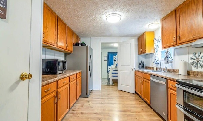 Decatur Casa | Lakefront-Private Boat Ramp-2 Docks-Cast Away Cove