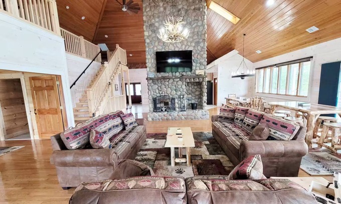 Dandridge Casa | Lakefront - Private Resort. Amazing!