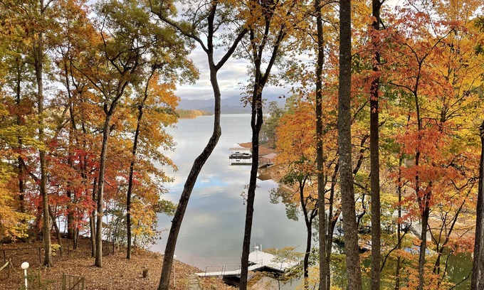 Cedar Cliff Casa | Lakefront property: amazing view of lake and mountains, EV charger, Private dock