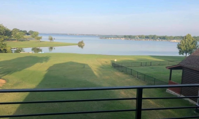 Frisco Apartamento | Lakefront Property with Water Toys, Lake Lewisville.